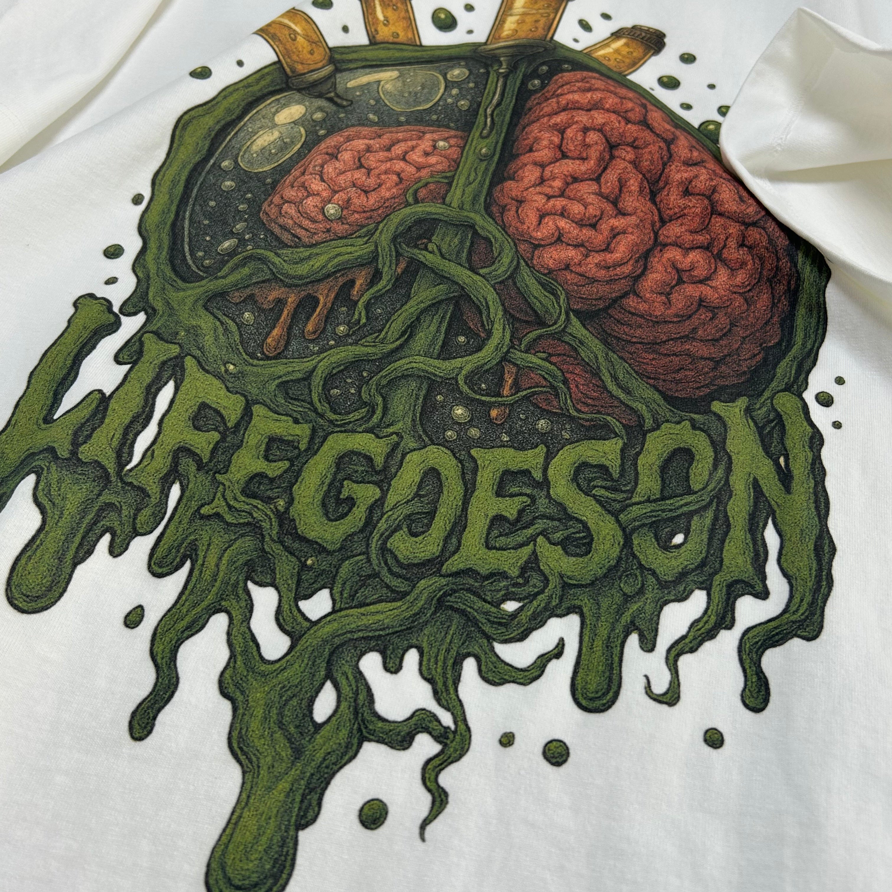 LIFEGOESON 25SS - “Abstract cartoon of a brain full of ideas”T-shirt